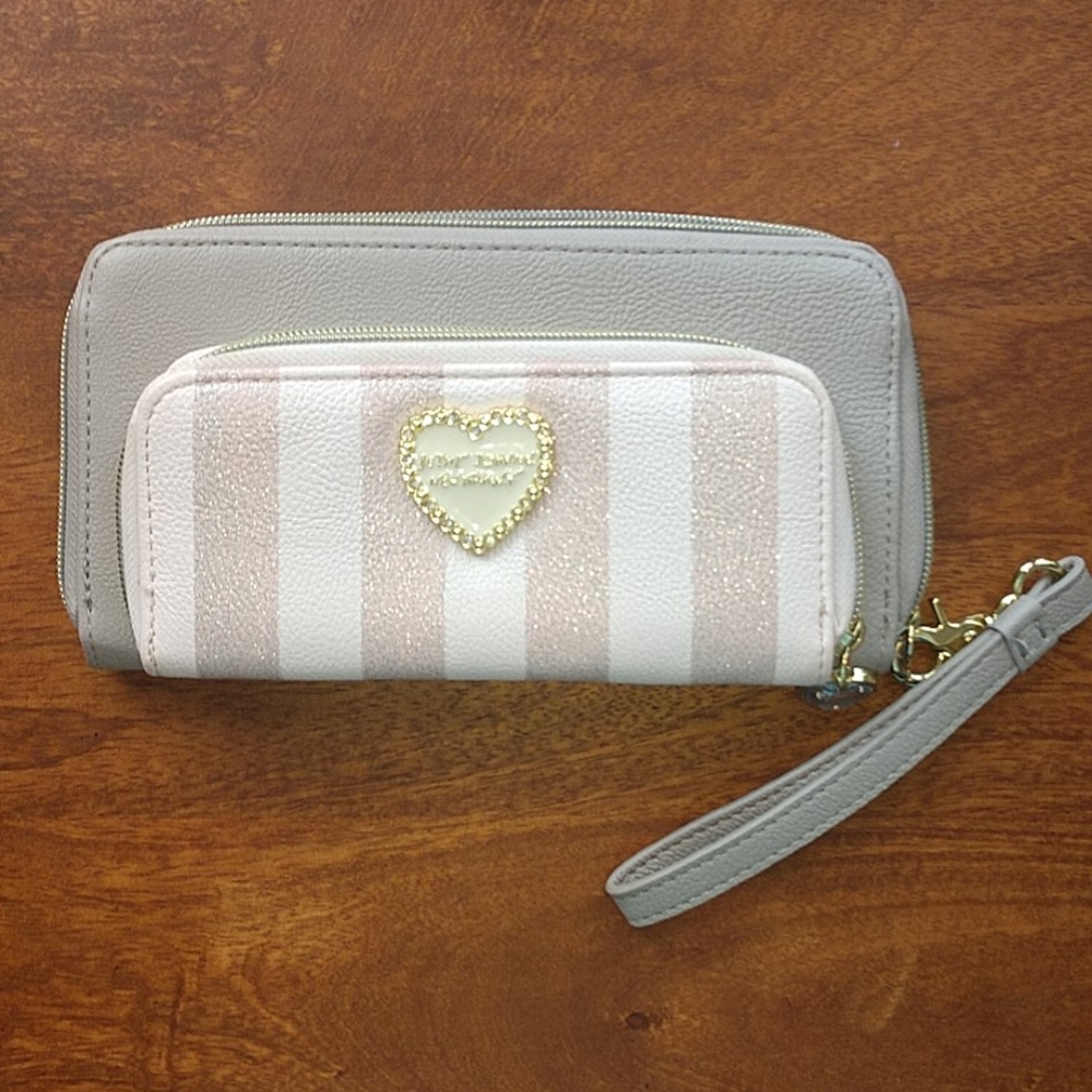 Betsey Johnson wallet